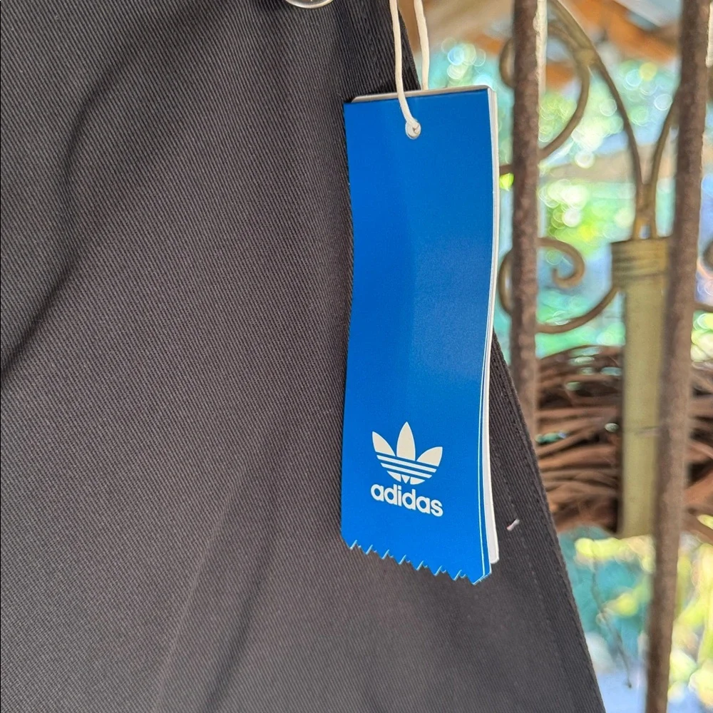 Adidas Loveuni Overall’s Size M BNWT So Neat - Picture 4 of 11